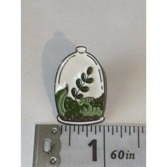 Terrarium Plants Jar Glass Dome Pin Brooch - Picture 1 of 1